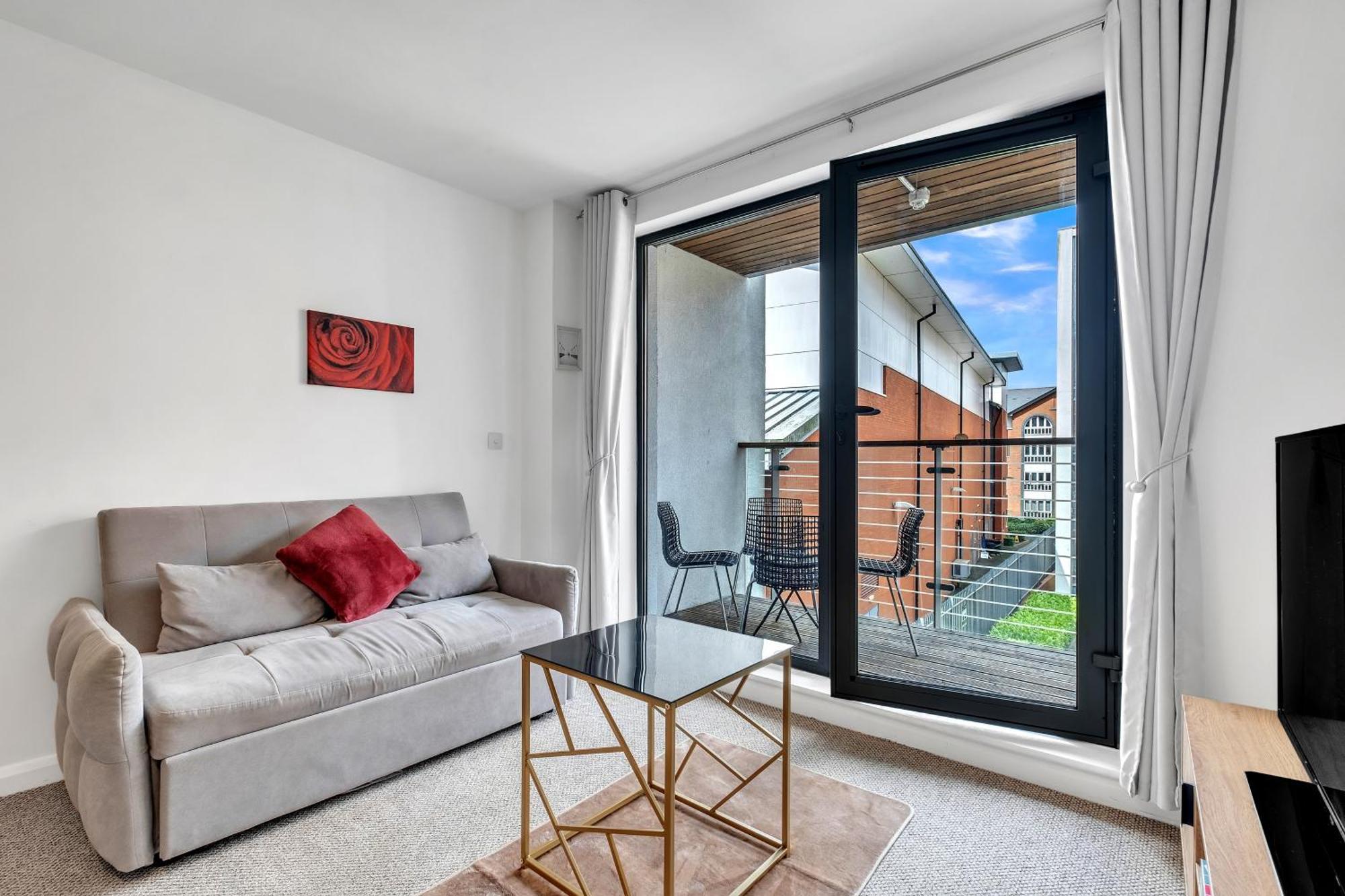 Central Suite Near Mailbox, King Bed, Ping Pong, Netflix, Sleeps 4 Birmingham Exterior photo